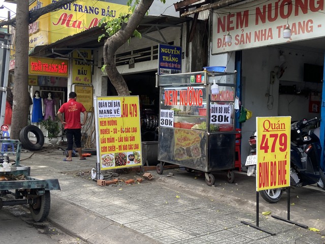Hàng loạt quán ăn Sài Gòn treo biển chỉ bán mang về - Ảnh 8.