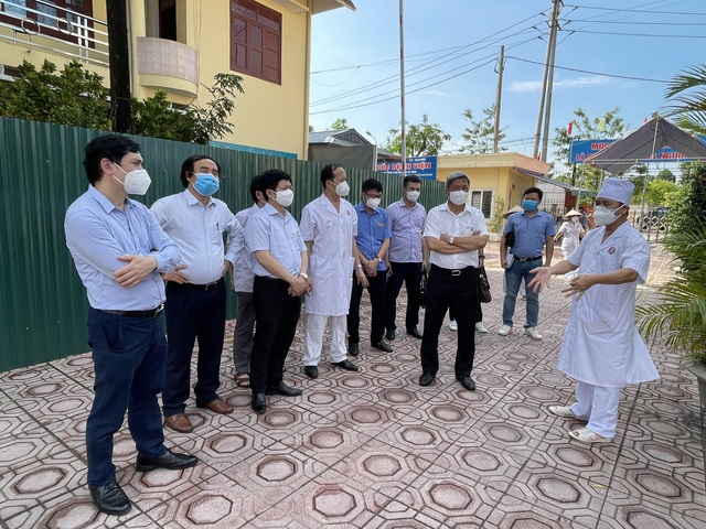 Thứ trưởng Nguyễn Trường Sơn khảo sát 3 Bệnh viện tại Bắc Giang để thiết lập đơn vị hồi sức tích cực - Ảnh 6.