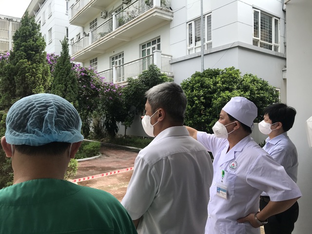 Thứ trưởng Nguyễn Trường Sơn khảo sát 3 Bệnh viện tại Bắc Giang để thiết lập đơn vị hồi sức tích cực - Ảnh 7.