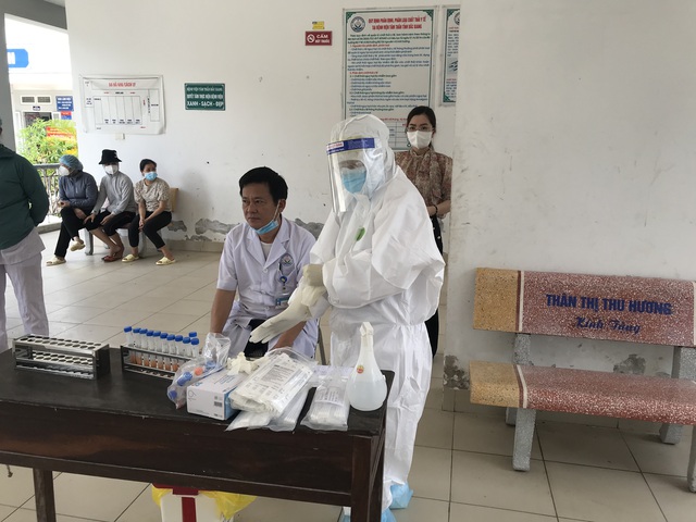 Thứ trưởng Nguyễn Trường Sơn khảo sát 3 Bệnh viện tại Bắc Giang để thiết lập đơn vị hồi sức tích cực - Ảnh 11.