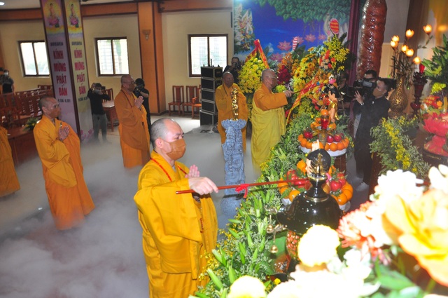 Chính lễ Đại lễ Phật đản 2021 đặc biệt ở chùa Quán Sứ - Ảnh 5.