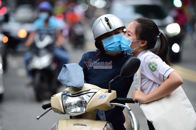 Trường chuyên đầu tiên cả nước tổ chức thi vào lớp 10 - Ảnh 9.