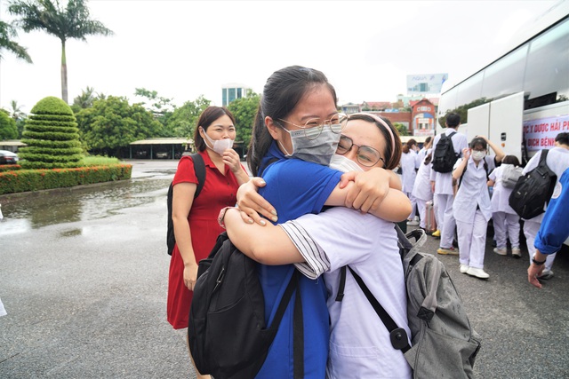 Gần trăm giảng viên, sinh viên Đại học Y dược Hải Phòng lên đường chi viện cho Bắc Giang chống dịch COVID-19 - Ảnh 8.