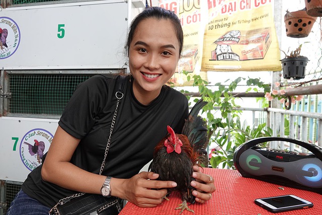 &lsquo;Si&ecirc;u mẫu&rsquo; g&agrave; t&iacute; hon d&aacute;ng lực sĩ, th&iacute;ch nh&uacute;n nhảy theo nhạc - Ảnh 12.