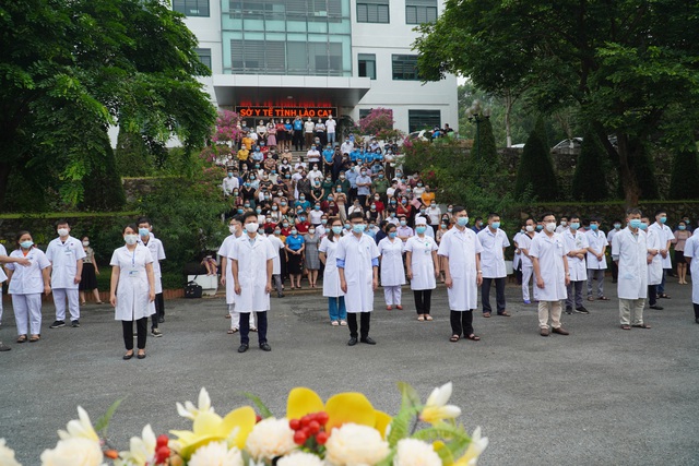 Lào Cai cử Đoàn thầy thuốc ưu tú tới Bắc Giang hỗ trợ chống dịch COVID-19 - Ảnh 2.