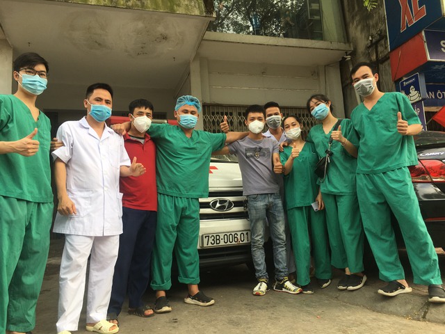 Chàng trai Quảng Bình tình nguyện đưa xe cứu thương ra Bắc Giang hỗ trợ chống dịch: “Ba, mẹ đừng lo, hết dịch con về” - Ảnh 6.