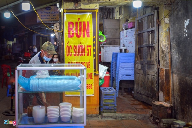 Quán bún ốc ở Hà Nội cả ngày chỉ bán được 3 suất cho khách mang về - Ảnh 5.