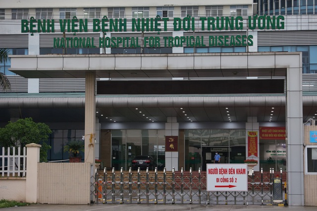 Hơn 5.000 trường hợp liên quan đến ổ dịch ở Bệnh viện K cơ sở Tân Triều, 2.600 trường hợp liên quan ổ dịch BV Bệnh nhiệt đới TW 2 - Ảnh 2.