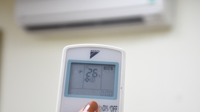 EVNHANOI khuyến nghị sử dụng điện tiết kiệm mùa nắng nóng - Ảnh 2.