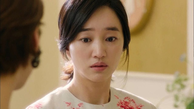 Cả nhà đi nghỉ lễ, mẹ chồng thất kinh khi phát hiện 2 người đàn ông trong phòng khách sạn với con dâu - Ảnh 1. Cả nhà đi nghỉ lễ, mẹ chồng thất kinh khi phát hiện 2 người đàn ông trong phòng khách sạn với con dâu - Ảnh 1.