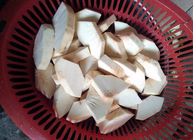 Quả lạ miền Tây tràn ra Hà Nội: Ngoài trông như mít, trong lại giống khoai - Ảnh 4.