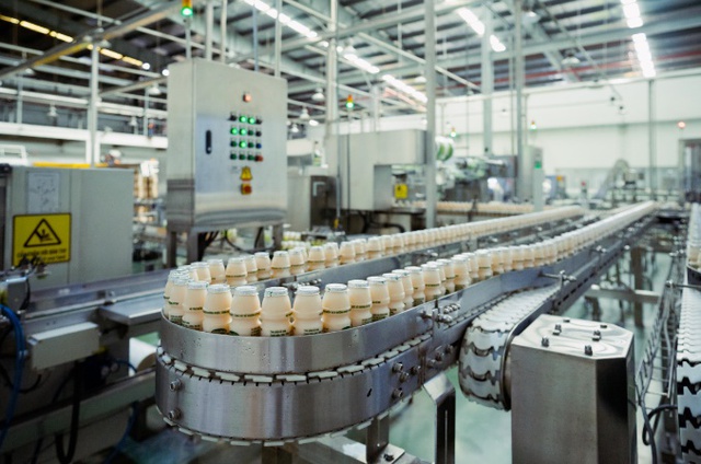 Với 13 nhà máy hiện đại, Vinamilk hiện có thể sản xuất hơn 28 triệu hộp sữa nước mỗi ngày - Ảnh 6.
