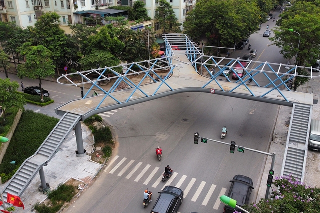 Hà Nội: Sắp hoàn thành cầu vượt bộ hành chữ Y đẹp nhất từ trước tới nay - Ảnh 12.