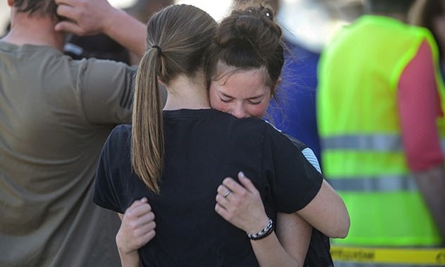 Nữ sinh lớp 6 xả súng ở trường học Mỹ khiến 3 người bị thương, học sinh và phụ huynh hoảng loạn tột độ - Ảnh 6.