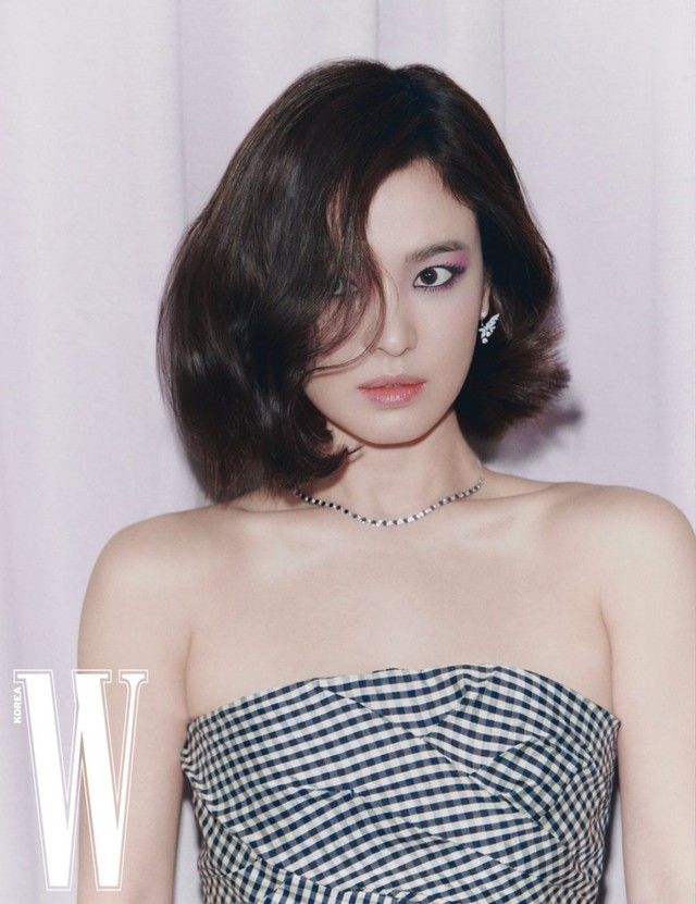 Phượng Chanel đối đầu Song Hye Kyo khi đụng hàng: Nữ doanh nhân lên đời style nhưng vẫn lép vế mỹ nhân Hàn - Ảnh 7.