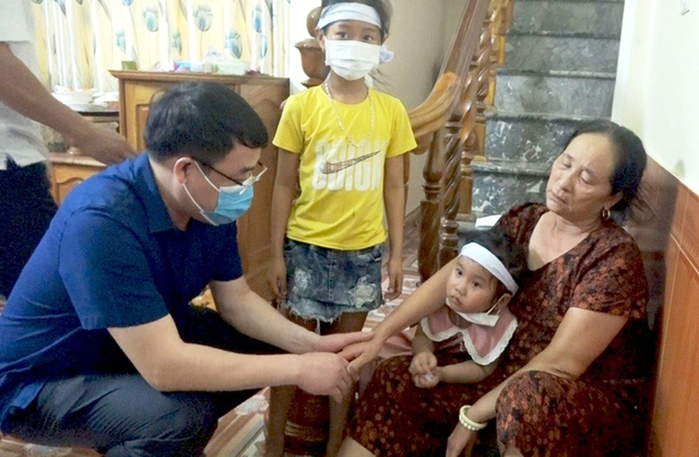 Vụ 3 trẻ em đuối nước tại Thanh Hóa: Bố mẹ không thể về nhìn mặt con lần cuối - Ảnh 2.
