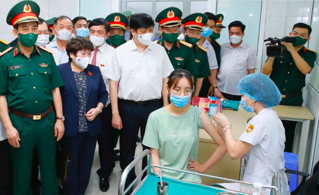 200 người tình nguyện tiêm thử nghiệm vaccine Nano Covax made in Vietnam - Ảnh 2.