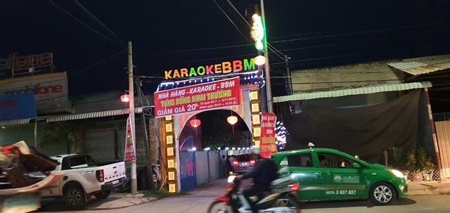  Nam chủ quán karaoke rủ bạn và 5 nữ tiếp viên đến để “bay lắc”  - Ảnh 1.