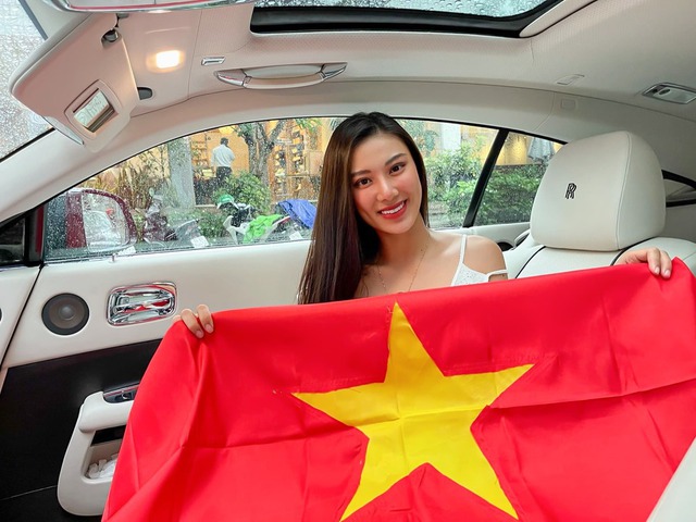 Hoa hậu Tiểu Vy chấp nhận làm “osin”, chăm thú cưng nhà “bà trùm” để ủng hộ đội tuyển Việt Nam - Ảnh 7.