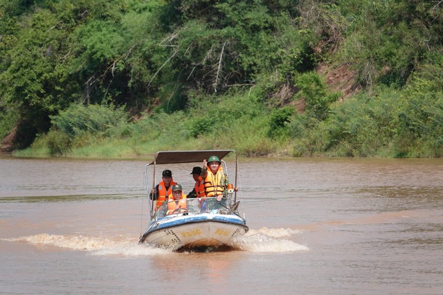 Những chiến sĩ biên phòng “đội nắng, vượt mưa” trên tuyến đầu chống dịch - Ảnh 4.