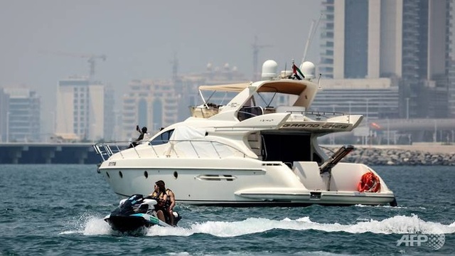 Cận cạnh giới nhà giàu Dubai tránh Covid-19 bằng du thuyền - Ảnh 3.