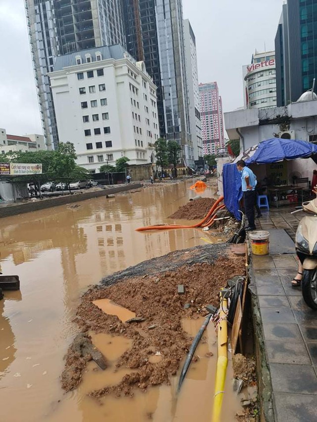 Chuyện lạ giữa Thủ đô: Dù đã nộp 13 tỷ đồng từ nhiều năm nay nhưng gần 1.000 cán bộ, nhân viên Bộ Y tế vẫn phải lội nước đi làm - Ảnh 8.