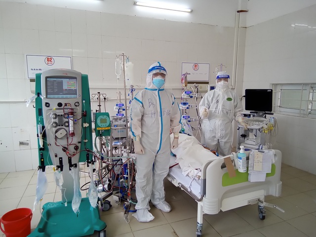 Hai ca bệnh nặng phải đặt ECMO tại Trung tâm hồi sức tích cực lớn nhất miền Bắc  - Ảnh 3.