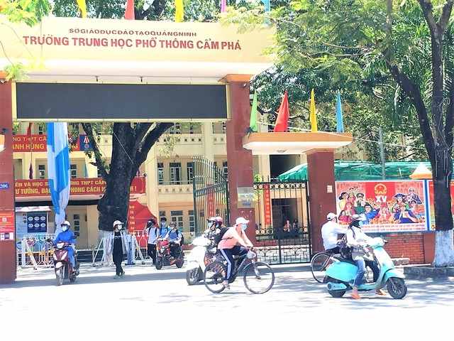 Quảng Ninh: Các cơ sở giáo dục hoạt động trở lại trong trạng thái bình thường mới - Ảnh 2.