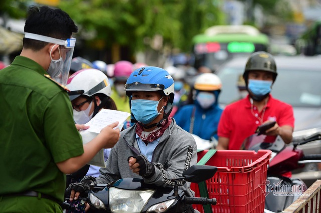 TP.HCM họp khẩn sau nhiều ngày có số ca nhiễm Covid-19 cao kỷ lục - Ảnh 1.