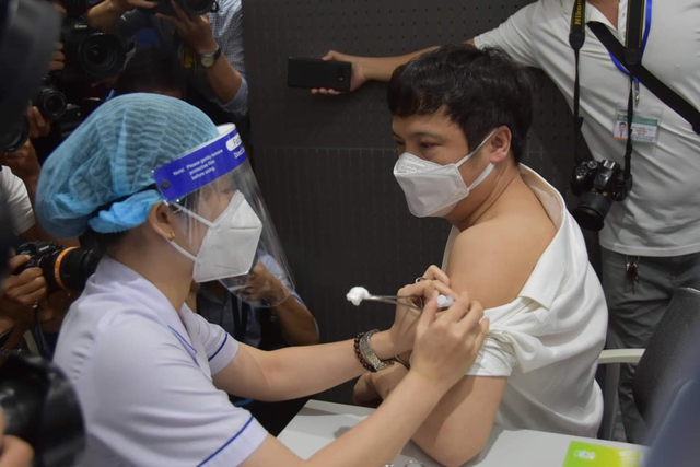 Bộ Y tế huy động tổng lực hỗ trợ TP.HCM thực hiện chiến dịch tiêm chủng vaccine - Ảnh 3.
