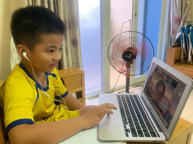  Trẻ n&ecirc;n học tiếng Anh online từ độ tuổi n&agrave;o?  - Ảnh 1.