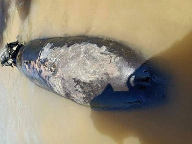  Đi đánh cá, người dân phát hiện quả bom còn nguyên kíp nổ trên sông  - Ảnh 2.