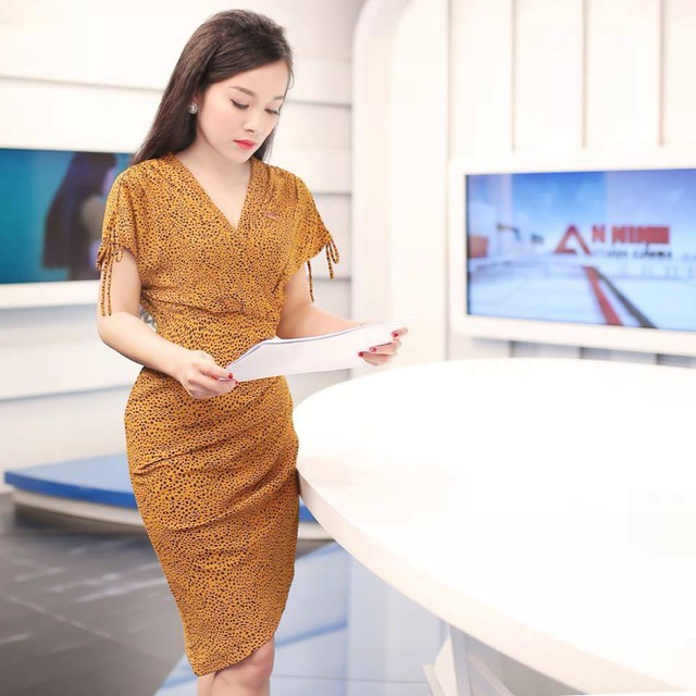 MC Minh Hương kể áp lực làm BTV kênh truyền hình công an - Ảnh 2.