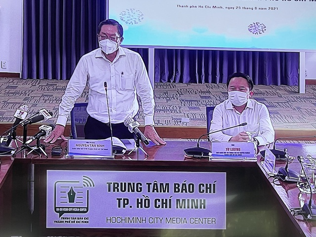 TP.HCM sẽ hoàn tất tiêm 806.000 liều vaccine theo đúng lộ trình - Ảnh 2.