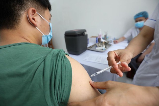 Đẩy nhanh tiến độ thử nghiệm lâm sàng giai đoạn 3 vaccine Nano Covax made in Vietnam - Ảnh 3.