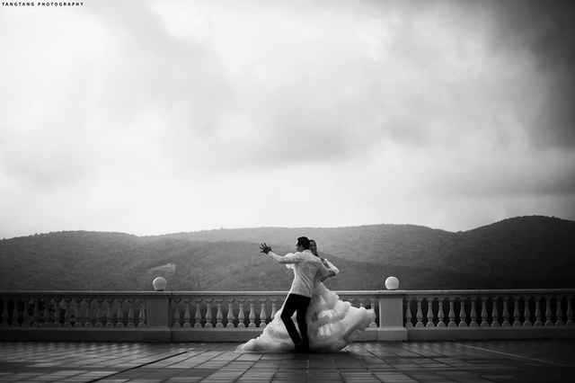 Hồ Ngọc Hà chính thức tung ảnh cưới, nhìn cô dâu cười rạng rỡ bên chú rể Kim Lý đã thấy hạnh phúc - Ảnh 3.