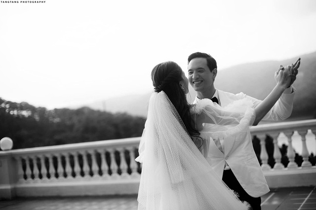 Hồ Ngọc Hà chính thức tung ảnh cưới, nhìn cô dâu cười rạng rỡ bên chú rể Kim Lý đã thấy hạnh phúc - Ảnh 4.