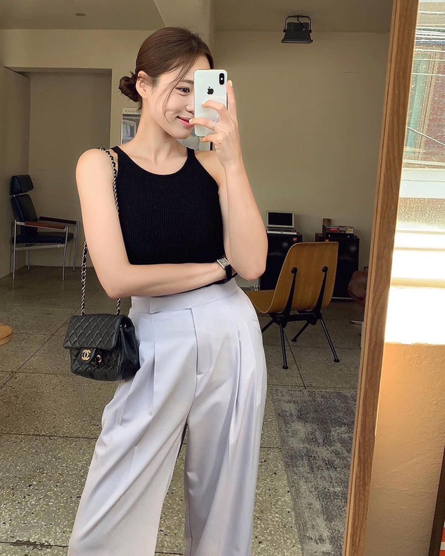 Nàng blogger Hàn gợi ý 11 cách mặc áo hai dây đơn giản, nhưng lên hình sống ảo rất mãn nhãn - Ảnh 7.