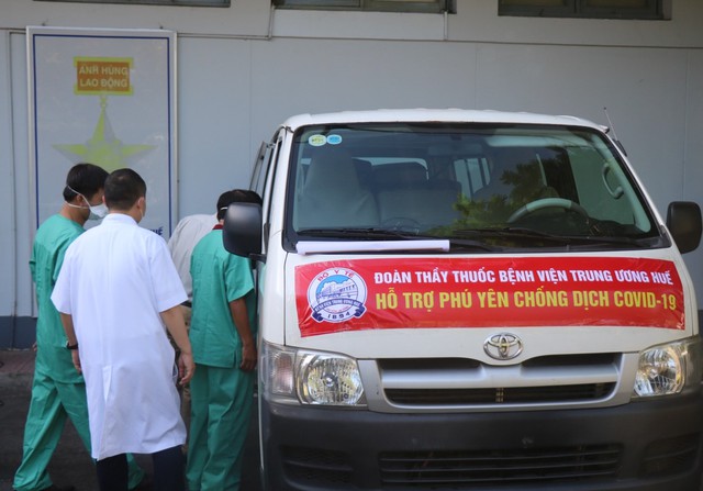 Đoàn y bác sĩ Bệnh viện TW Huế lên đường hỗ trợ Phú Yên chống dịch - Ảnh 6.