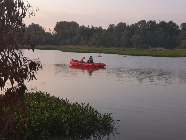 Ba thanh niên đuối nước khi đi câu cá - Ảnh 1.