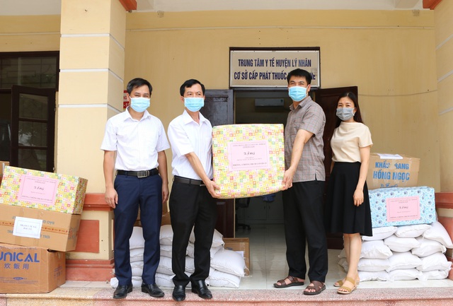 Chi cục Dân số - KHHGĐ tỉnh Hà Nam quyên góp ủng hộ công tác phòng chống dịch COVID - 19 - Ảnh 3.