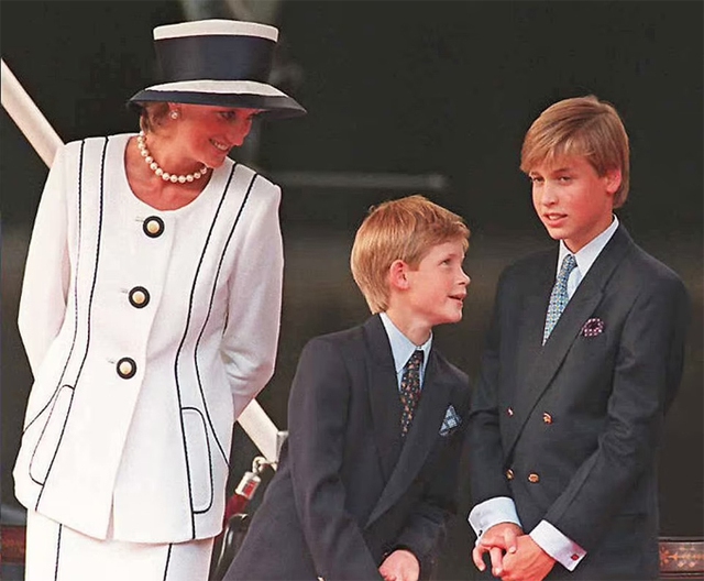 Hoàng tử Harry nhắc tới William trong lễ trao giải tôn vinh Diana - Ảnh 1.