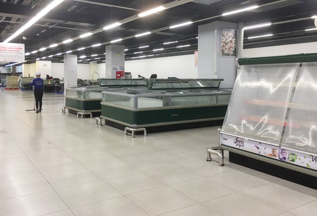 Cảnh tan tác ở Lotte Mart Đống Đa sau quyết định đóng cửa - Ảnh 6.