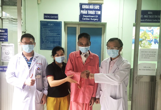 Bác sĩ mổ xuyên đêm cứu sống bệnh nhân bằng kỹ thuật lần đầu áp dụng ở Việt Nam - Ảnh 3.