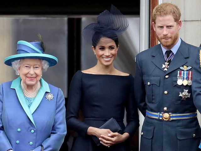 Thái độ gây bất ngờ của hoàng gia Anh về việc Harry đòi đưa cả gia đình trở về dự lễ mừng 70 năm trị vì của Nữ Hoàng - Ảnh 2.