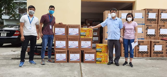 Bộ Y tế huy động thuốc và sản phẩm y học cổ truyền nâng cao sức khoẻ cho bệnh nhân COVID-19 tại Bắc Ninh và Bắc Giang - Ảnh 3.