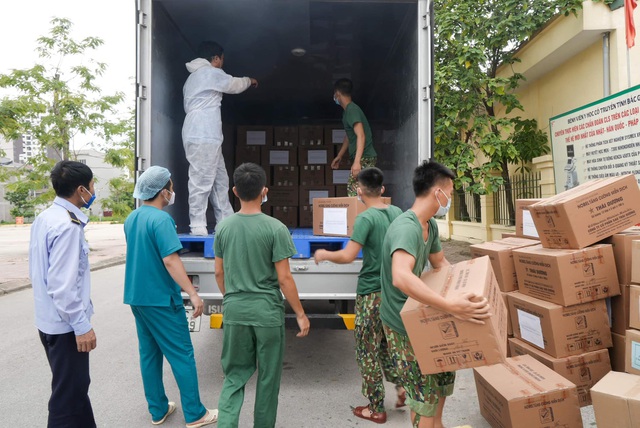 Bộ Y tế huy động thuốc và sản phẩm y học cổ truyền nâng cao sức khoẻ cho bệnh nhân COVID-19 tại Bắc Ninh và Bắc Giang - Ảnh 4.