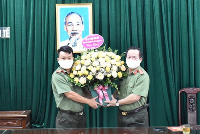 Con được cứu sống trong gang tấc, 2 ngày sau bố mẹ mới biết tin - Ảnh 3.
