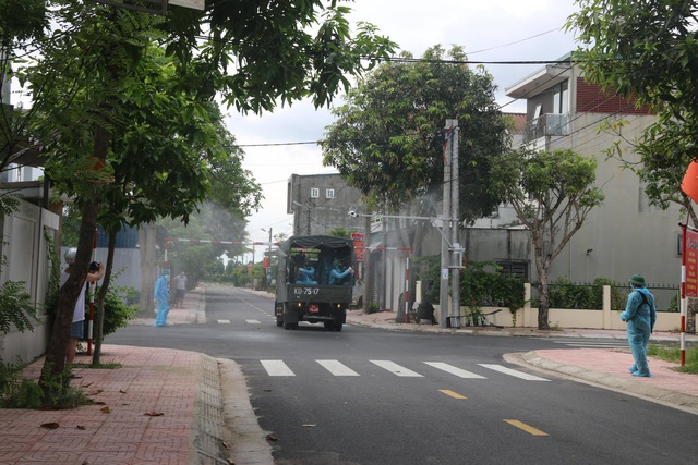 Quán ăn, nhà hàng ở TP Hà Tĩnh cửa đóng, then cài phòng, chống dịch - Ảnh 6.