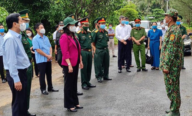 Phó Chủ tịch nước Võ Thị Ánh Xuân thăm, động viên lực lượng chống dịch Kiên Giang - Ảnh 2.